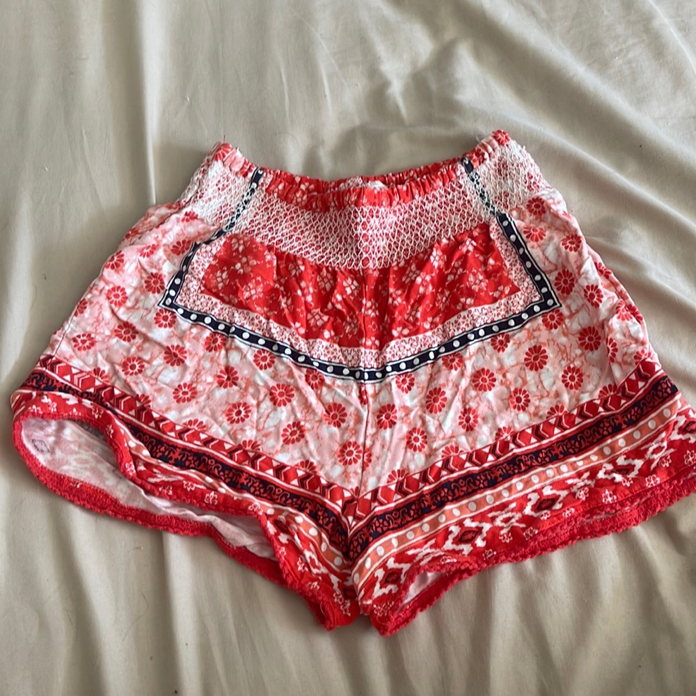 Sweet Wanderer cute red shorts